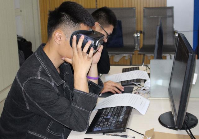 金融科技应用专业学什么内容？揭秘高薪就业的课程体系与技能要求-第3张图片-金科赋能录